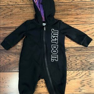 Nike Boys Black Fleece Lined Romper Size 3 Months